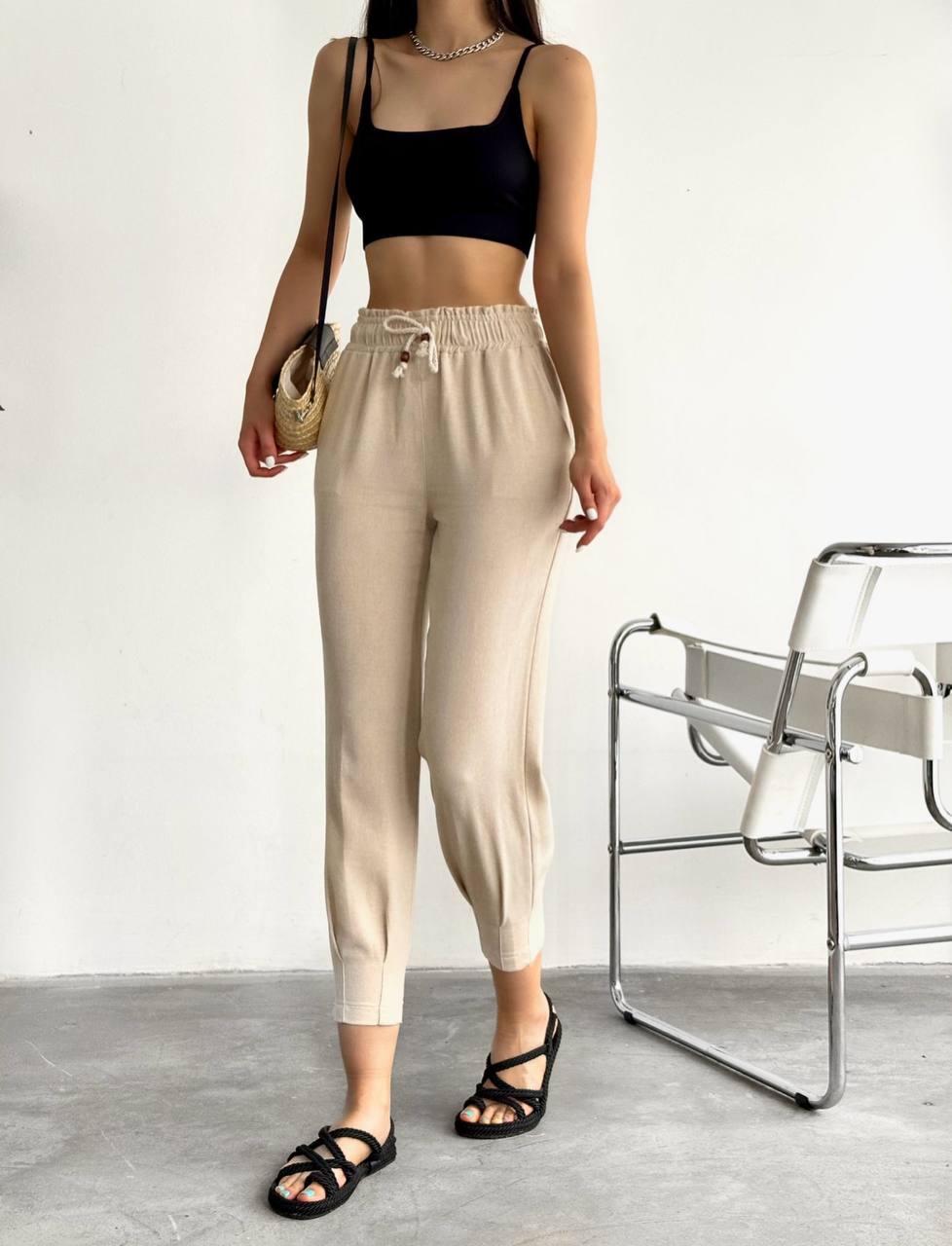 Chic Beige High-Waisted Cropped Trousers