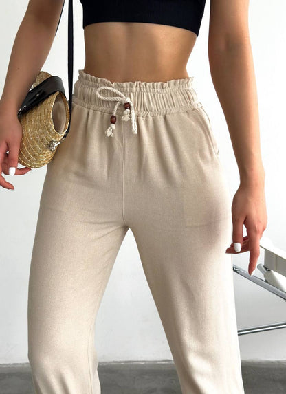 Chic Beige High-Waisted Cropped Trousers