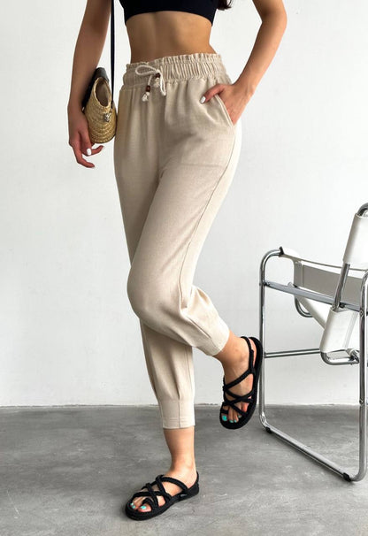 Chic Beige High-Waisted Cropped Trousers