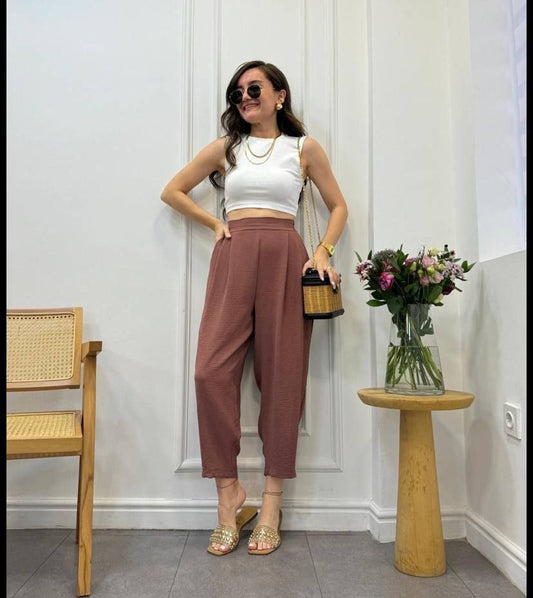 Chic High-Waisted Pleated Trousers