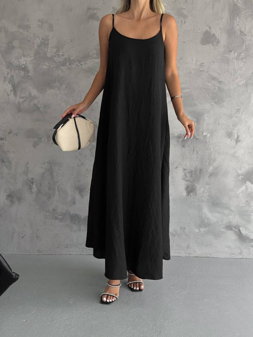 Elegant Sleeveless Maxi Dress - Perfect for Summer Evenings