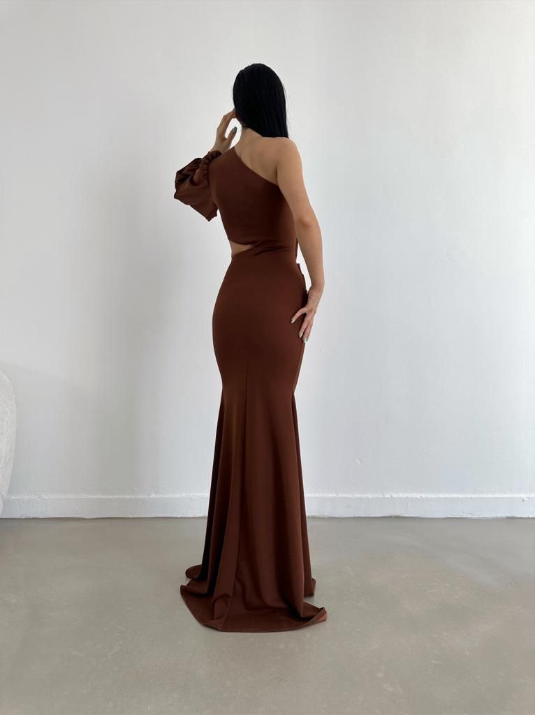 Elegant Asymmetrical Evening Gown with Thigh-High Slit