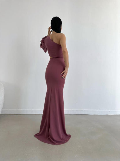 Elegant Asymmetrical Evening Gown with Thigh-High Slit