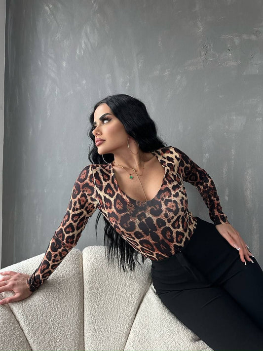 Elegant Leopard Print Long Sleeve Bodysuit