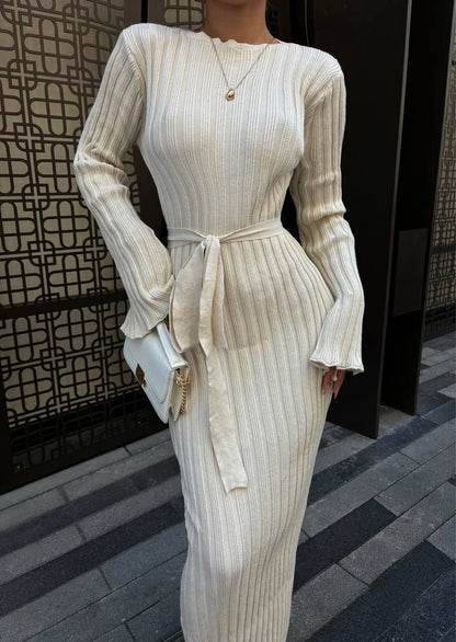 Elegant Long-Sleeve Ribbed Midi Dress