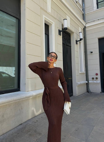 Elegant Long-Sleeve Ribbed Midi Dress