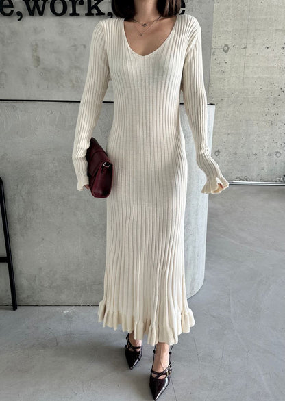 Elegant Long-Sleeved Pleated Maxi Dress