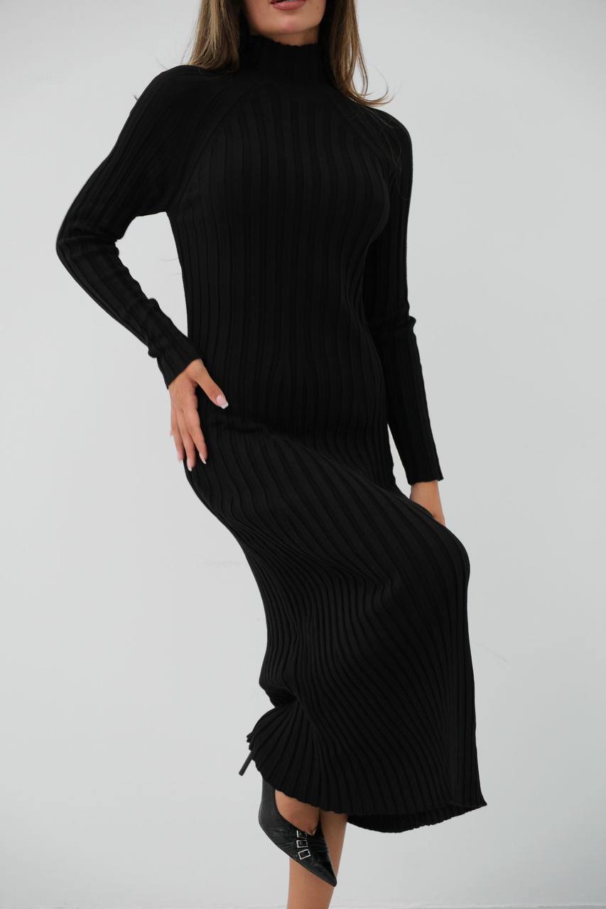 Elegant Long-Sleeved Ribbed Black Midi Dress