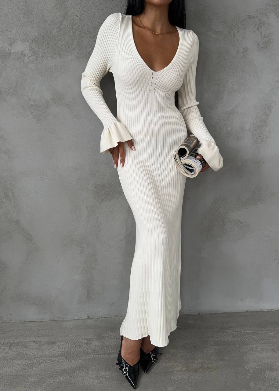 Elegant Ribbed Mermaid Dress with Flared Sleeves