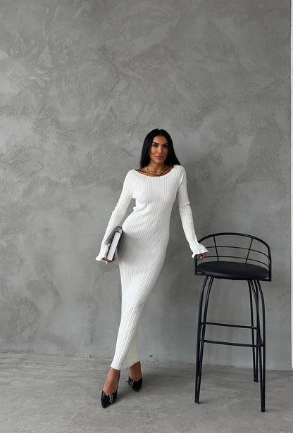 Elegant Ribbed Long-Sleeve Maxi Dress