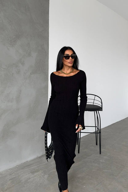 Elegant Ribbed Long-Sleeve Maxi Dress