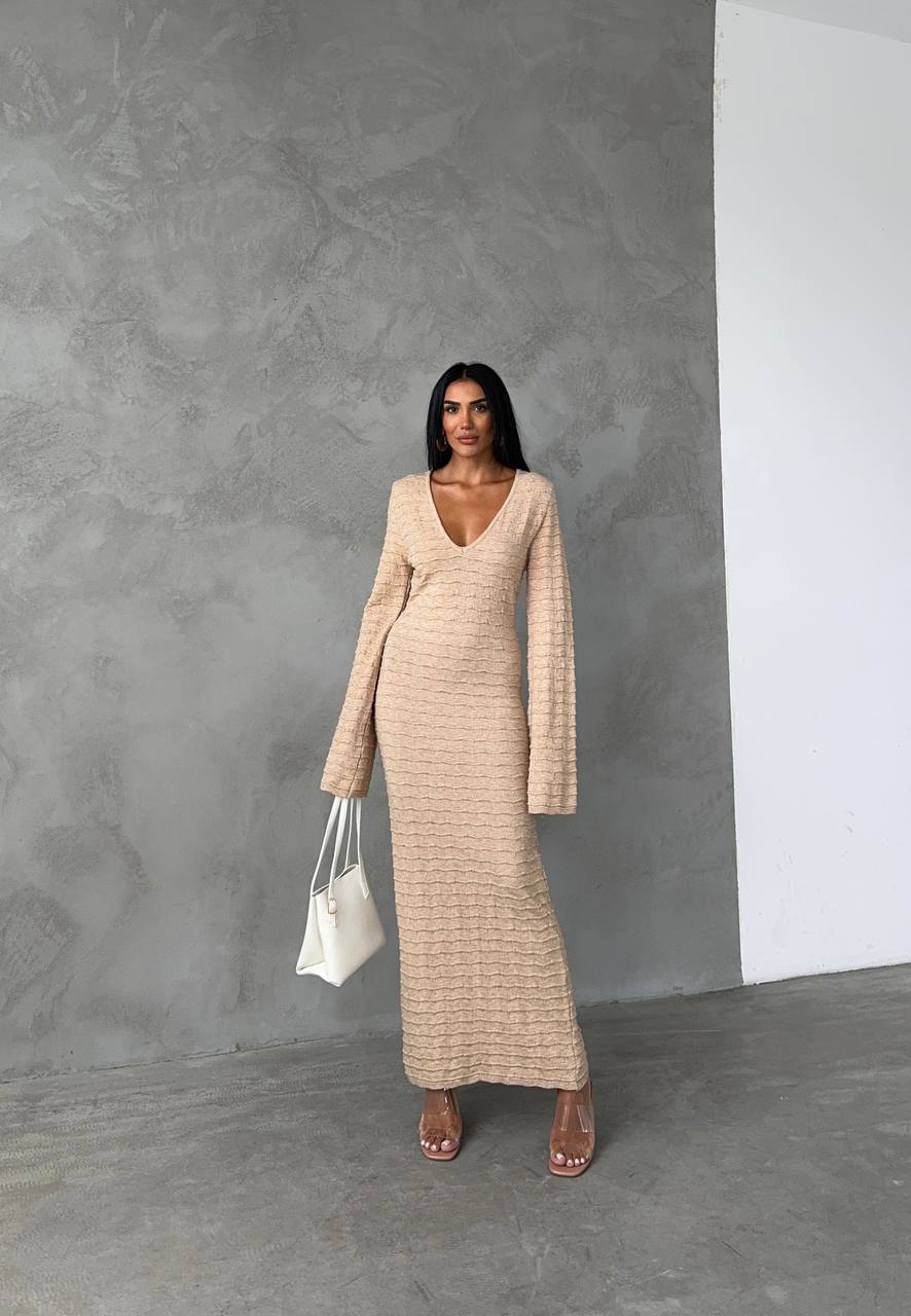 Elegant Ribbed Bodycon Midi Dress with V-Neckline