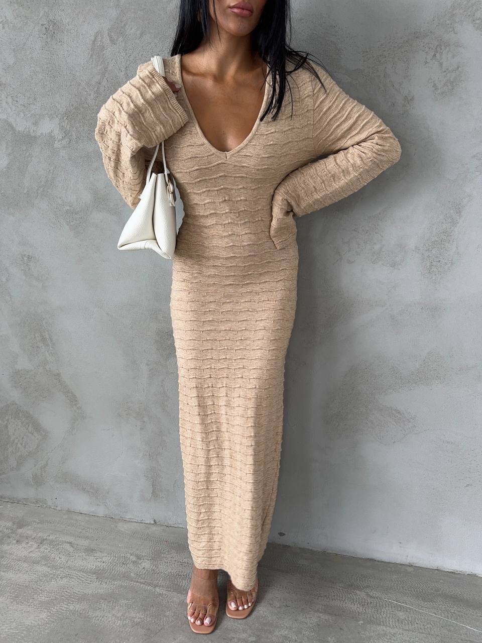 Elegant Ribbed Bodycon Midi Dress with V-Neckline