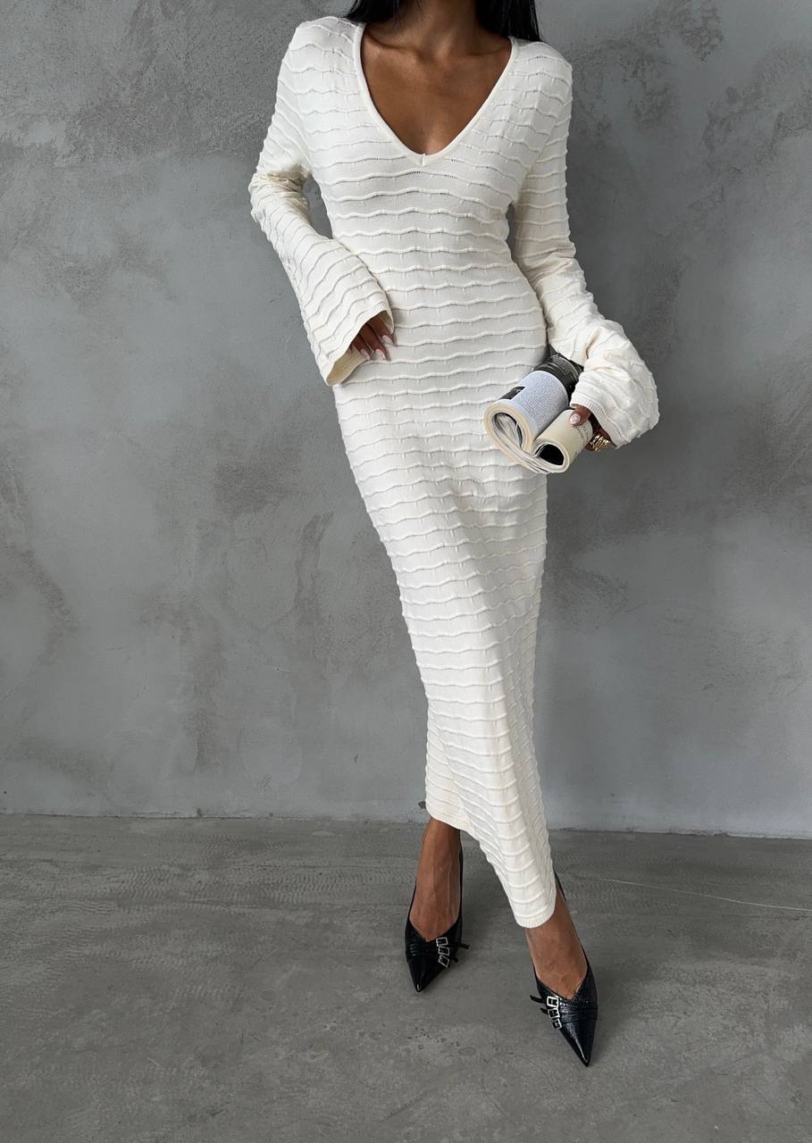 Elegant Ribbed Bodycon Midi Dress with V-Neckline