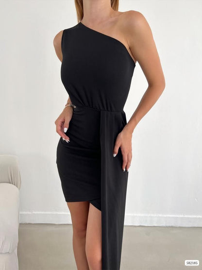 Elegant One-Shoulder Asymmetrical Evening Gown