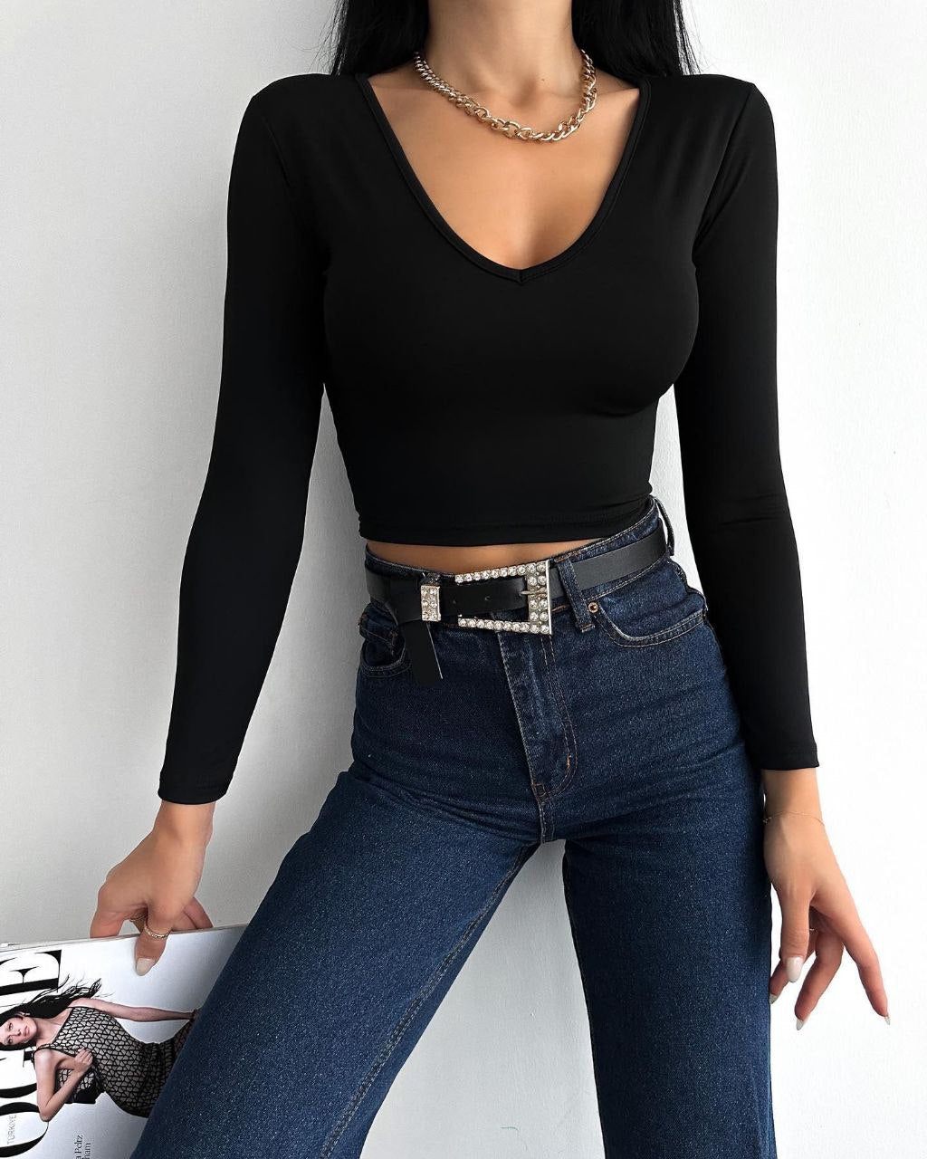 Chic V-Neck Long Sleeve Crop Top