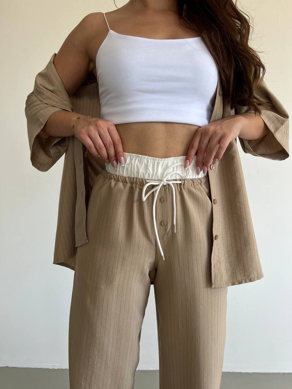 Chic Relaxed-Fit Suit with High-Waisted Trousers