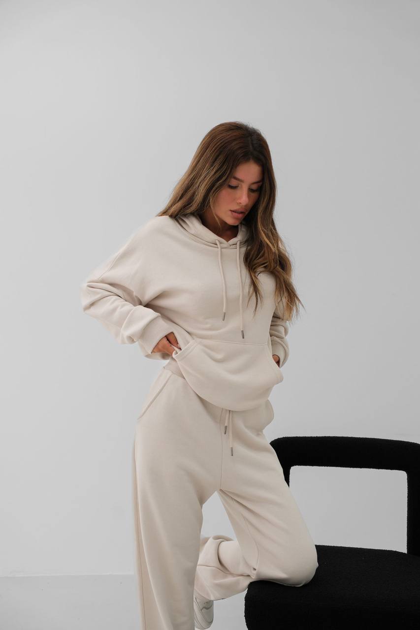 Hooded Tracksuit - Modern Comfort Meets Style