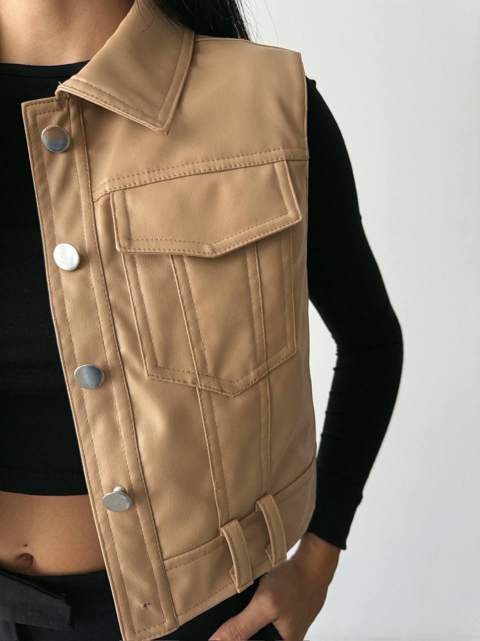 Leather Sleeveless Jacket with Tailored Fit