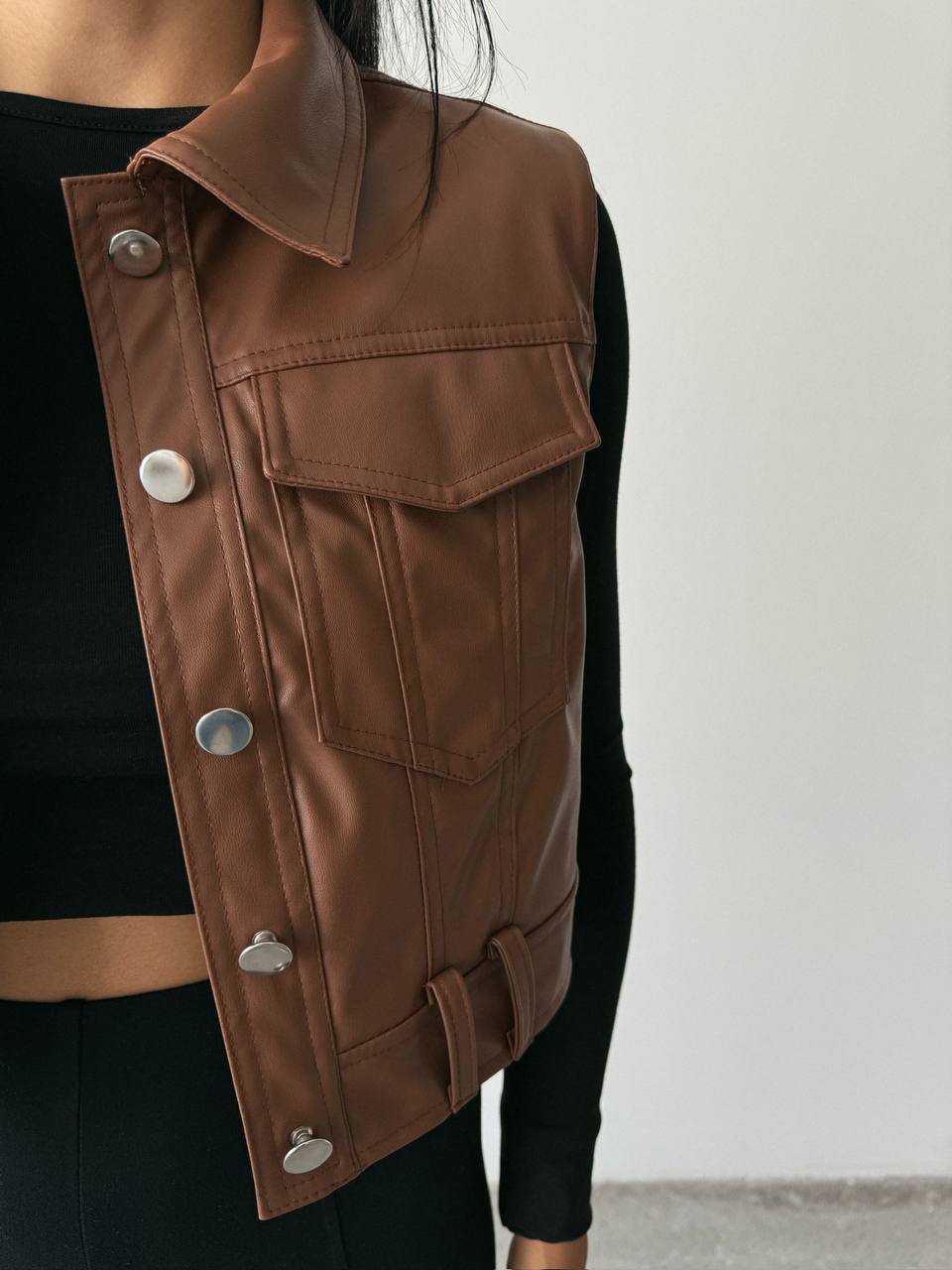 Leather Sleeveless Jacket with Tailored Fit