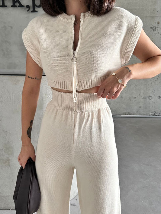 Ribbed-Waist Crop top with Zipper Detail and Pants