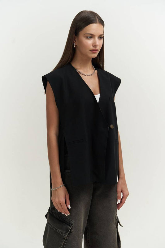 Sleeveless Jacket with Notched Lapel