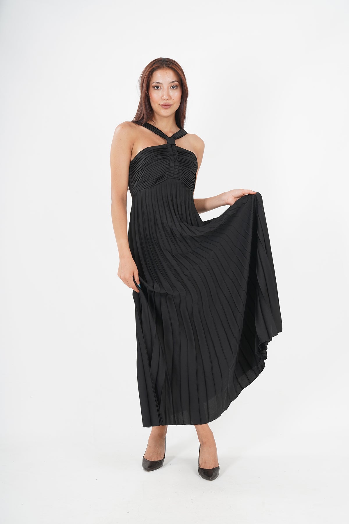 Elegant Black Pleated Maxi Dress - Sleeveless & Cinched Waist