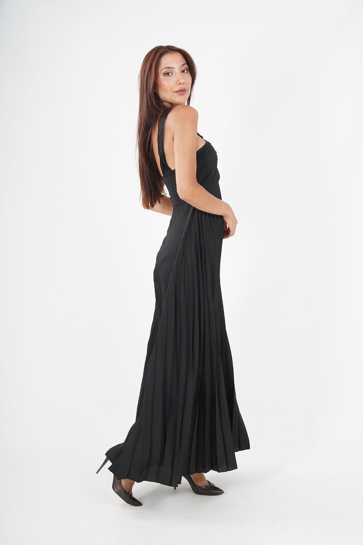 Elegant Black Pleated Maxi Dress - Sleeveless & Cinched Waist