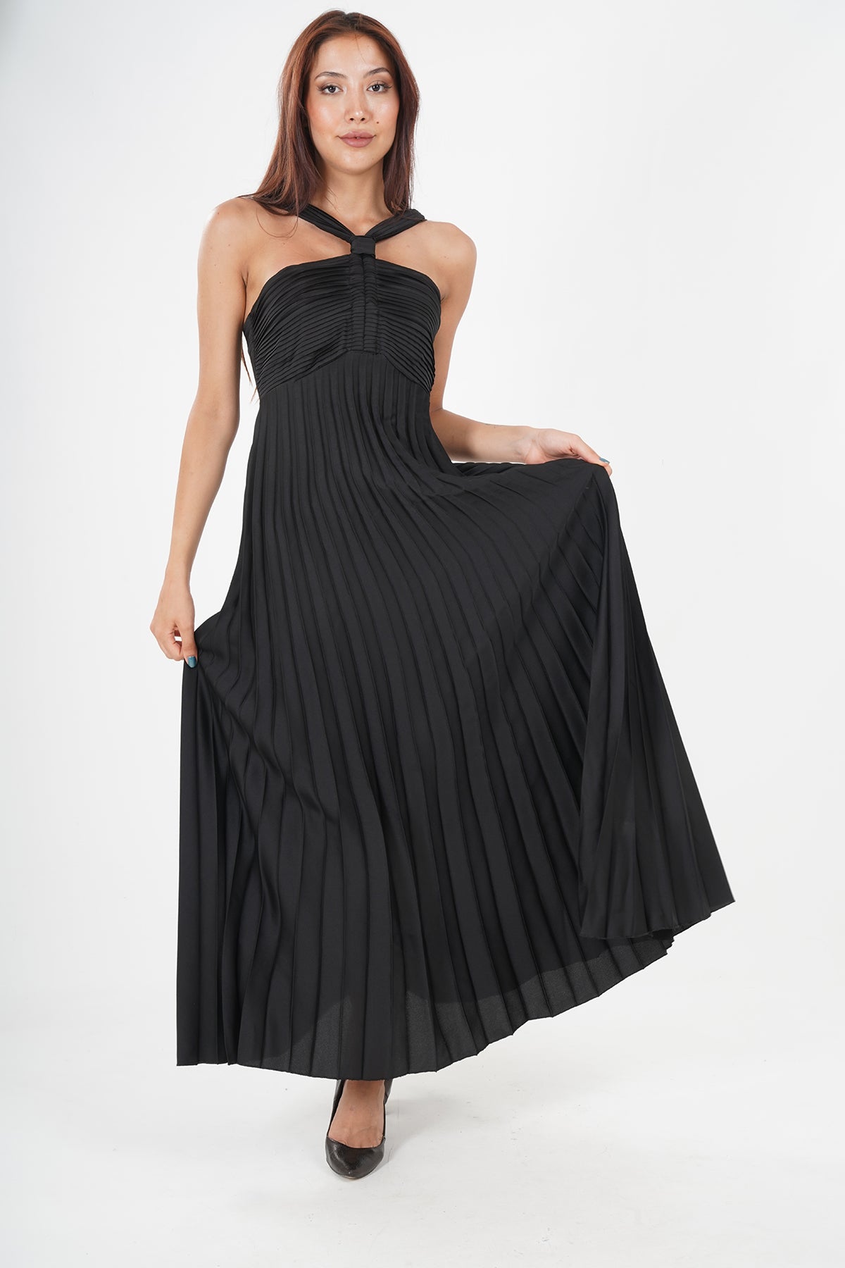 Elegant Black Pleated Maxi Dress - Sleeveless & Cinched Waist