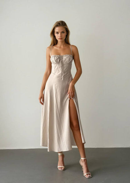 Bej Yüksek Yırtmaçlı Korse Detaylı Elbise - Modaludo