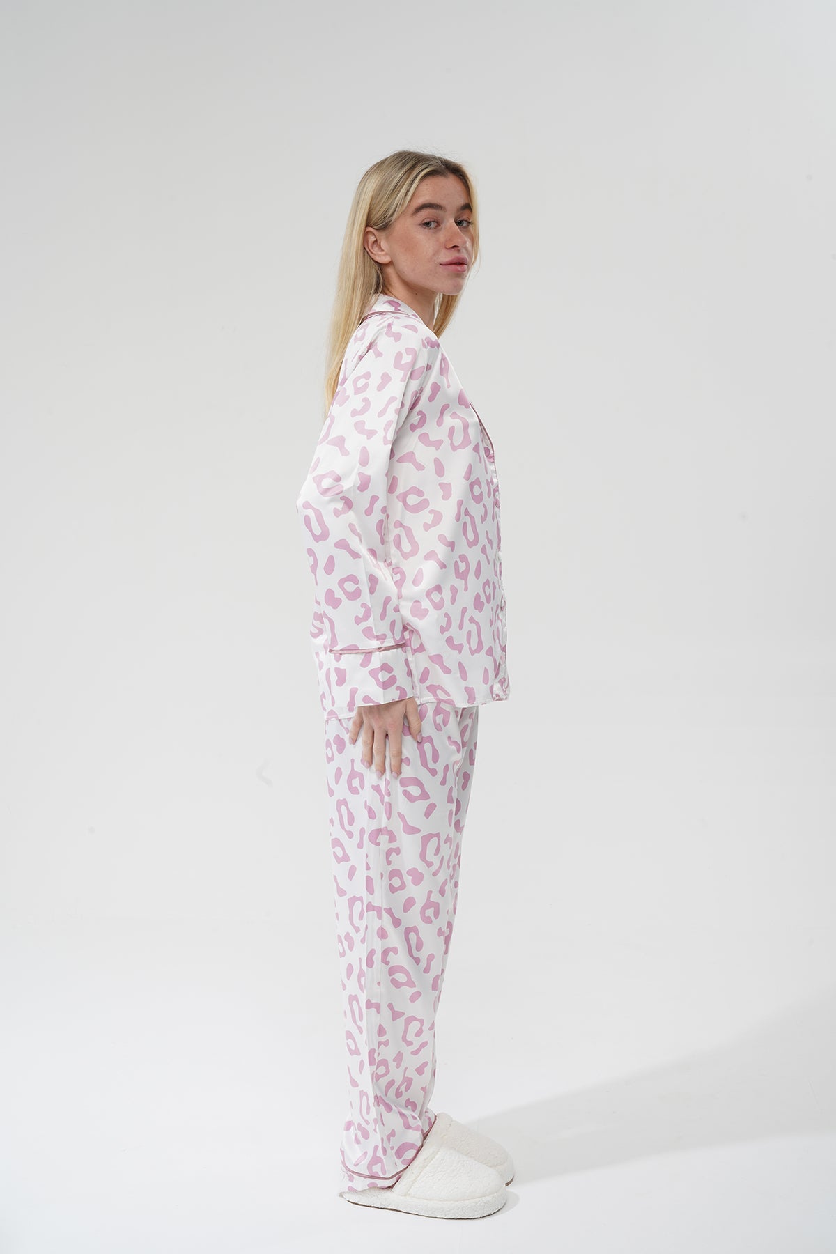 Desenli Beyaz Saten Pijama Takımı | COCOLARSİ - Modaludo