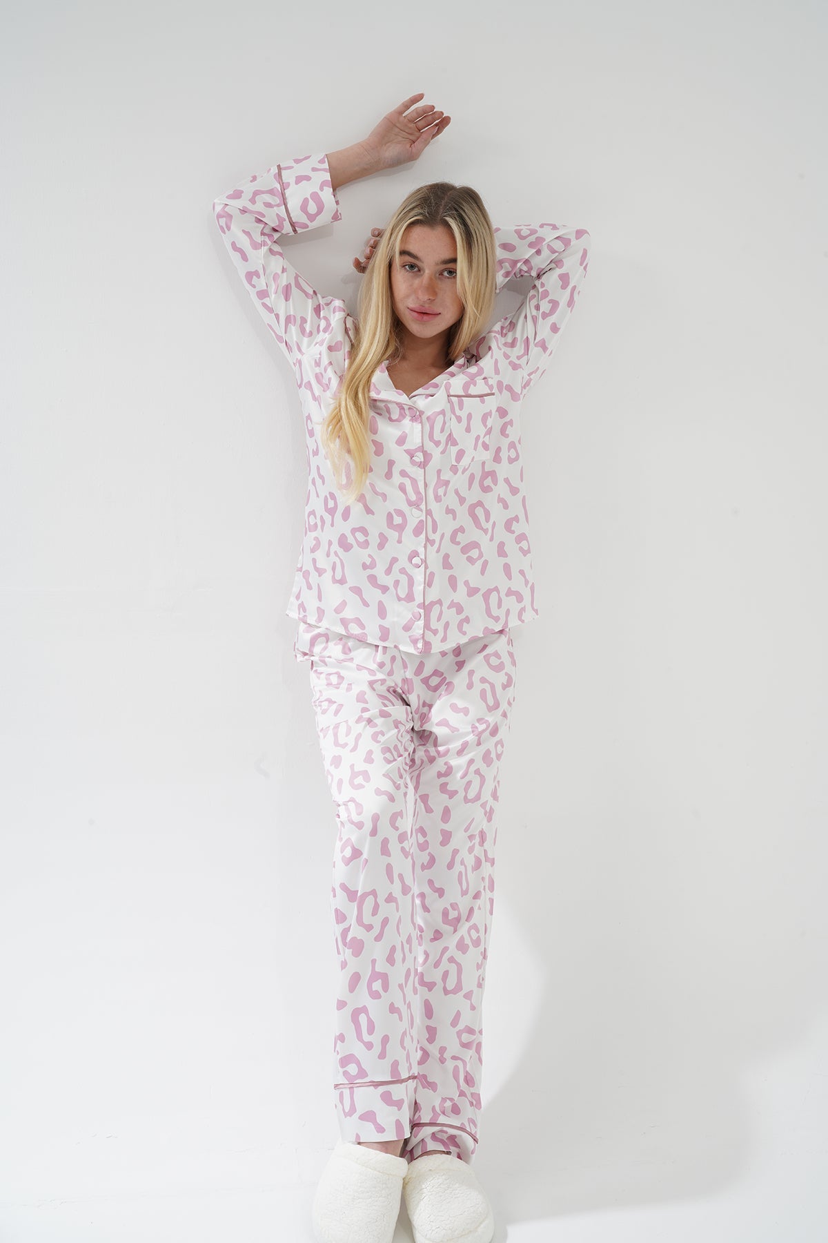 Desenli Beyaz Saten Pijama Takımı | COCOLARSİ - Modaludo