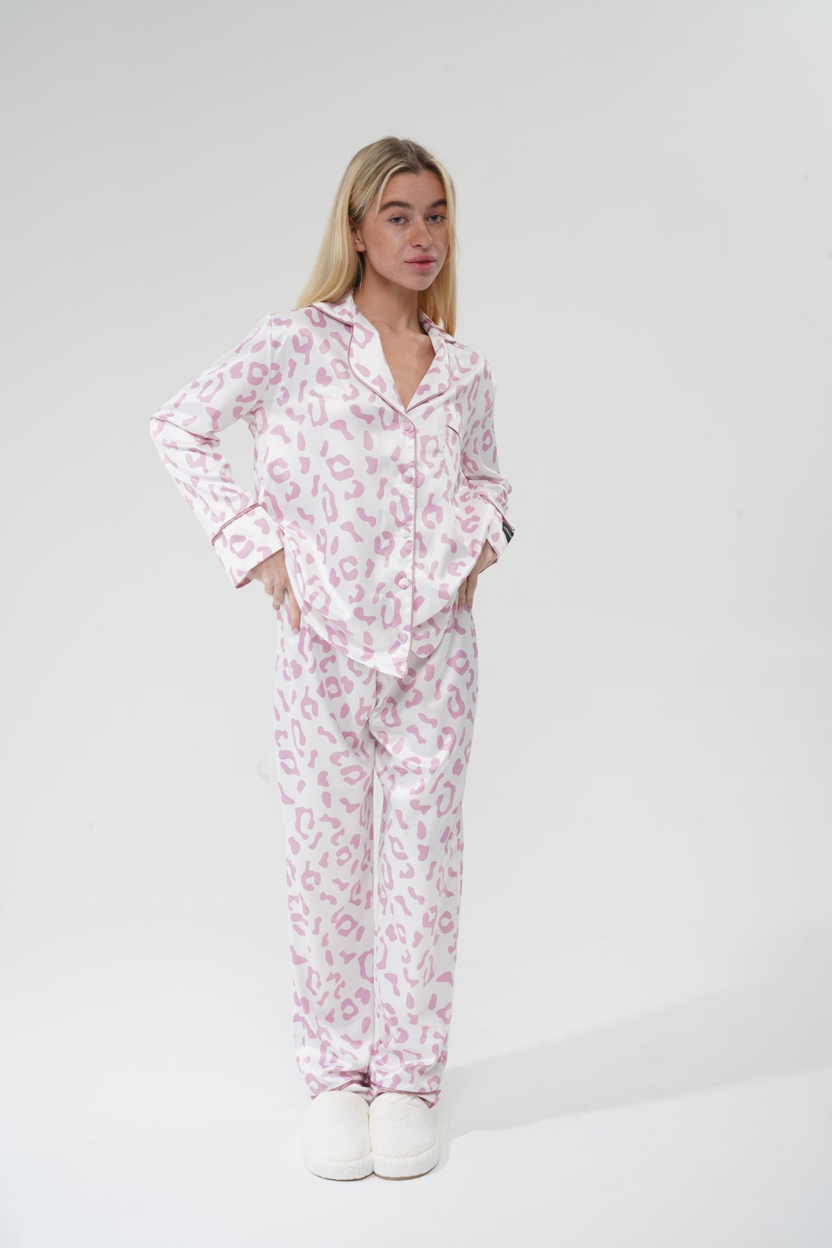 Desenli Beyaz Saten Pijama Takımı | COCOLARSİ - Modaludo