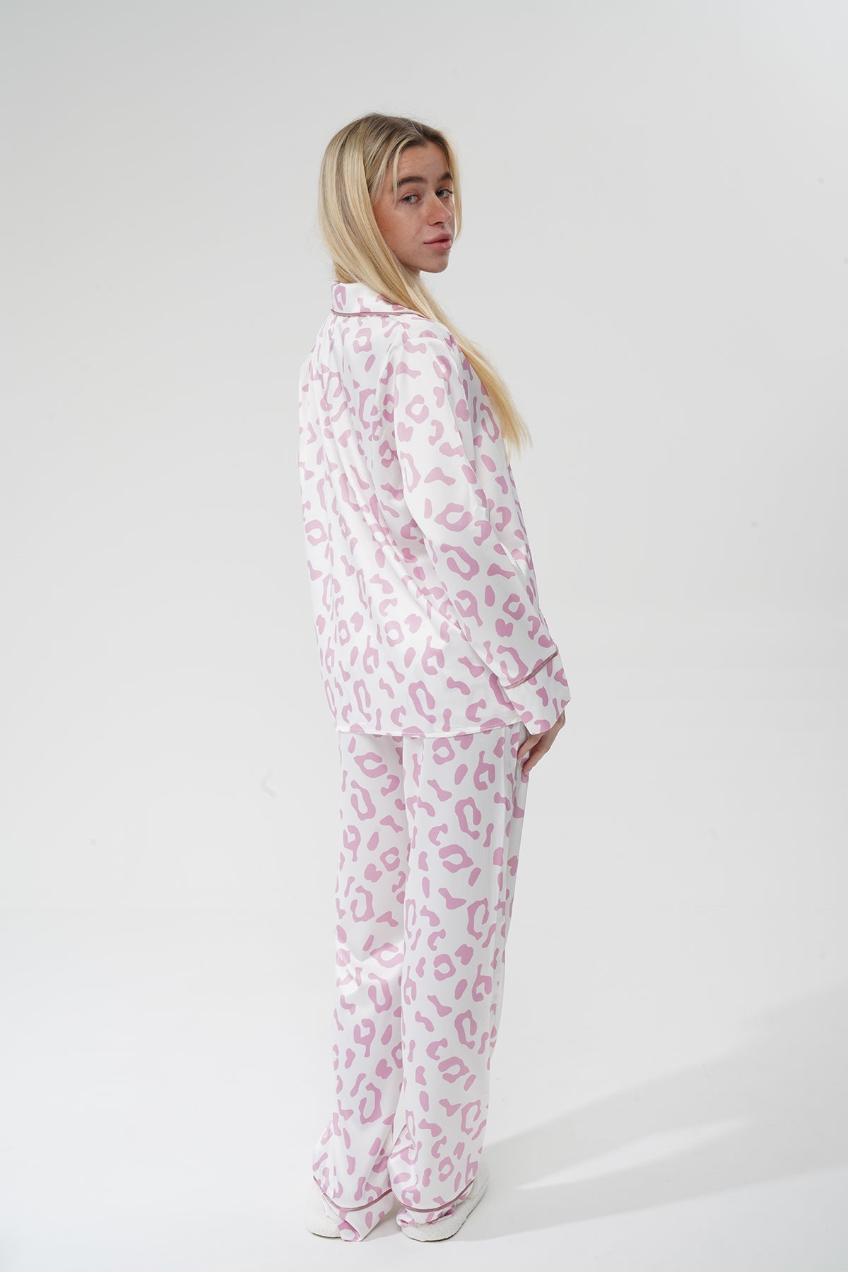 Desenli Beyaz Saten Pijama Takımı | COCOLARSİ - Modaludo