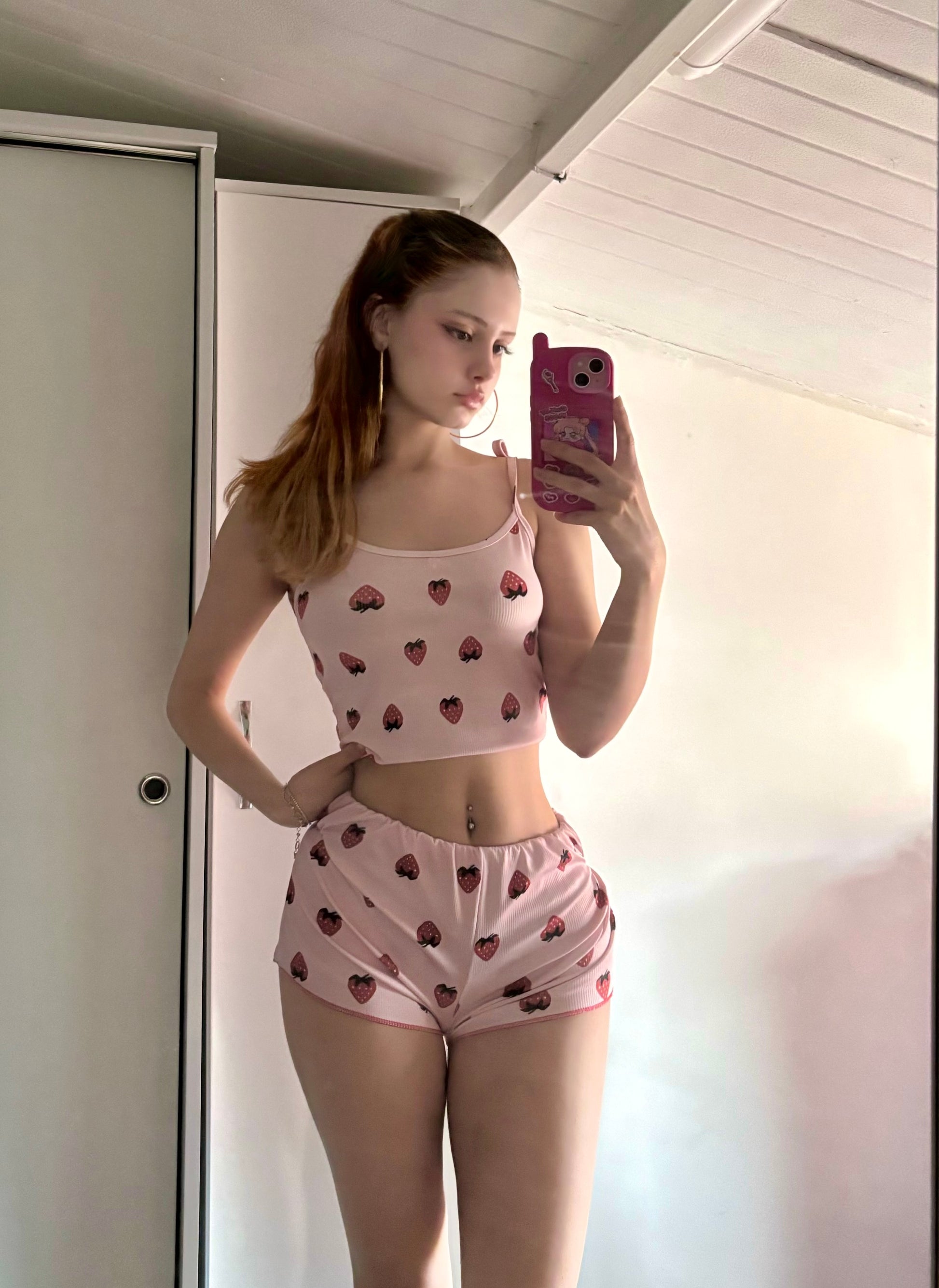 Çilek Detay Pijama Takımı
