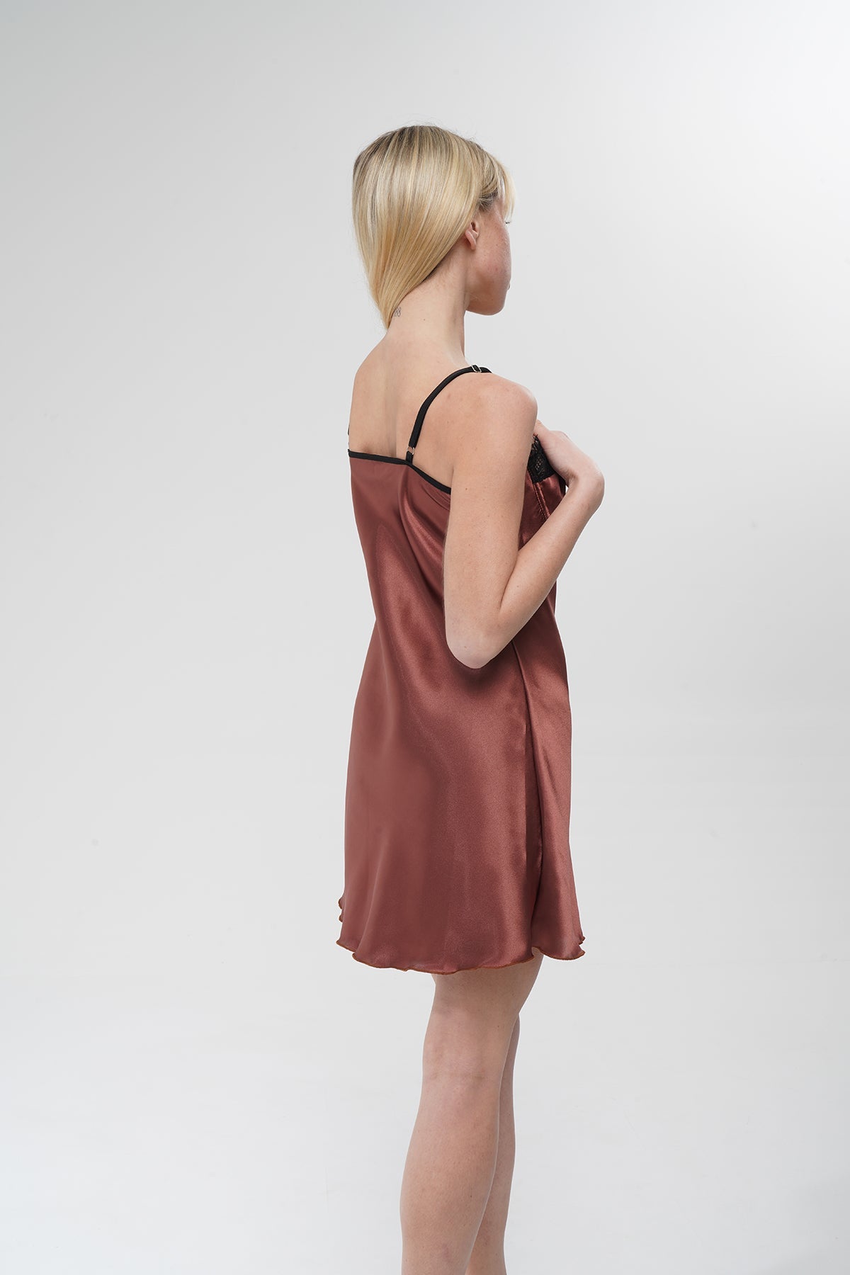 Kahverengi Saten Gecelik - Modaludo