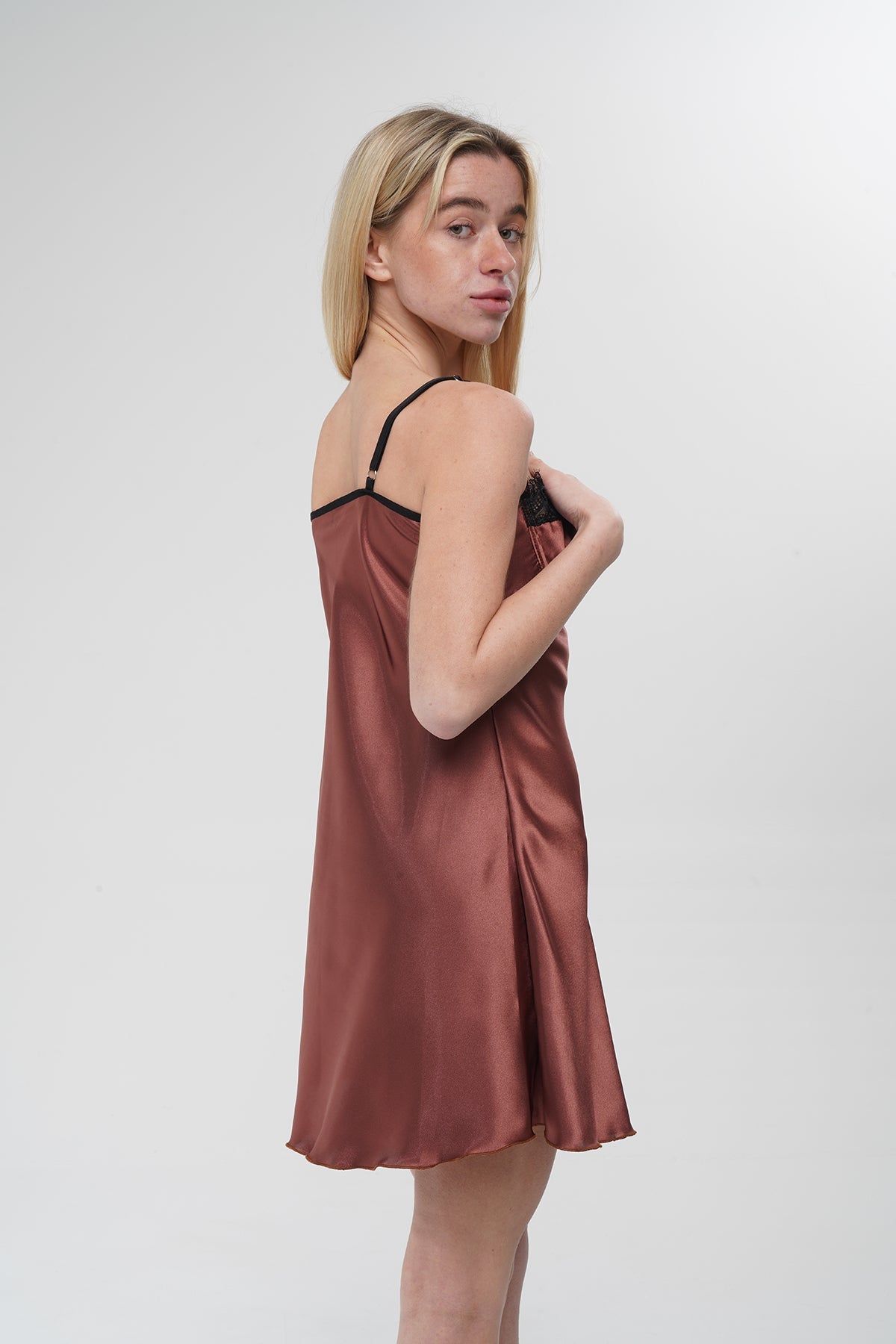 Kahverengi Saten Gecelik - Modaludo