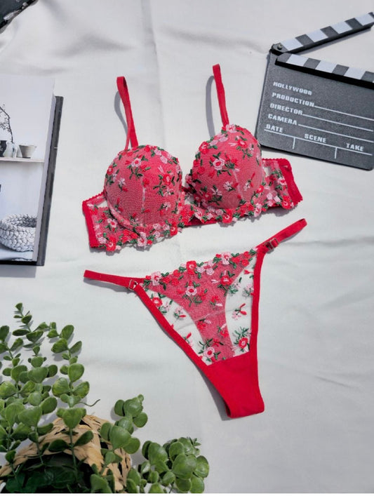 Kırmızı Destekli Takım - Modaludo