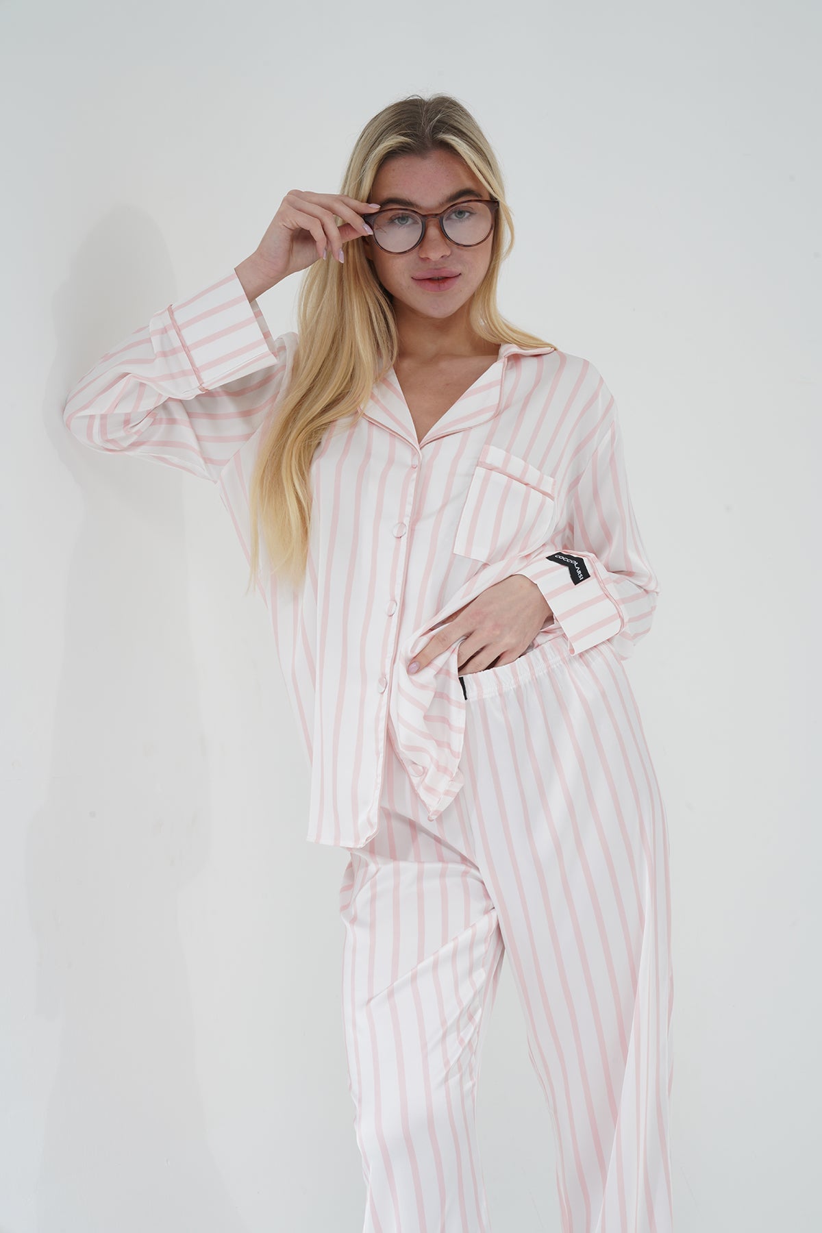 Pembe Çizgili Beyaz Saten Pijama Takımı | COCOLARSİ - Modaludo