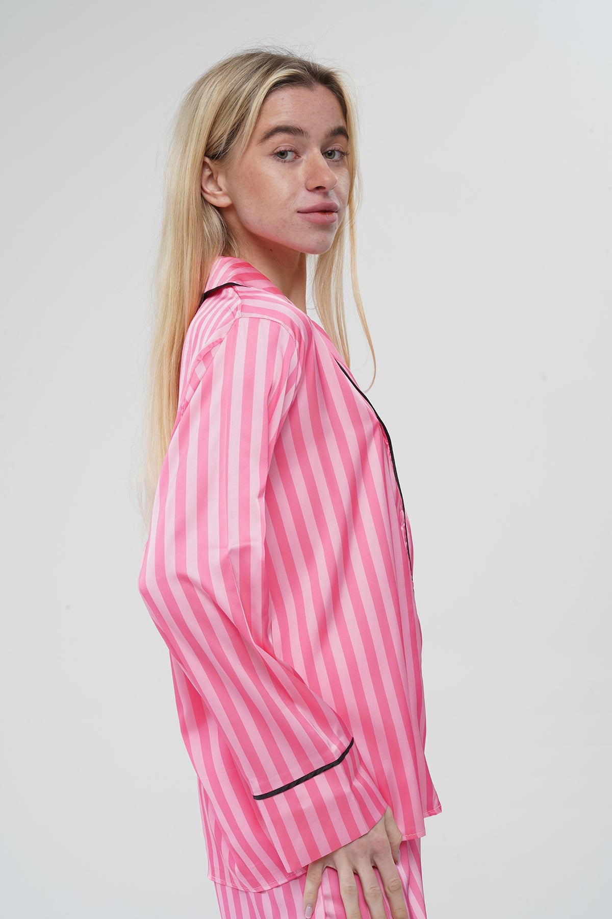 Pembe Çizgili İpek Saten Pijama Takımı| COCOLARSİ - Modaludo