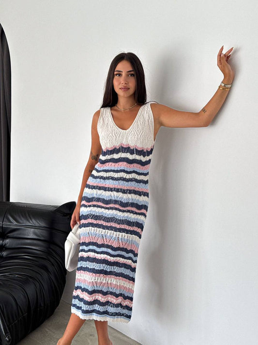 Chic Sleeveless Crochet Knit Midi Dress - Perfect for Summer Days