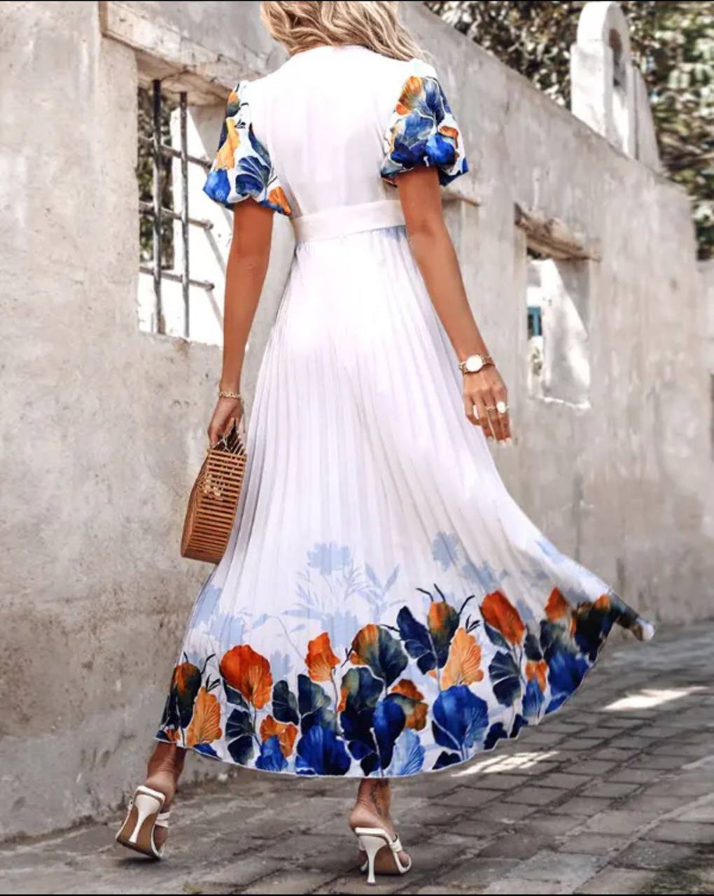 Floral V-Neck Pleated Midi Dress - Perfect for Spring and Summer