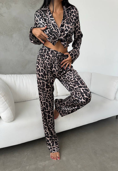 Leopar Desenli Saten Pijama Takımı