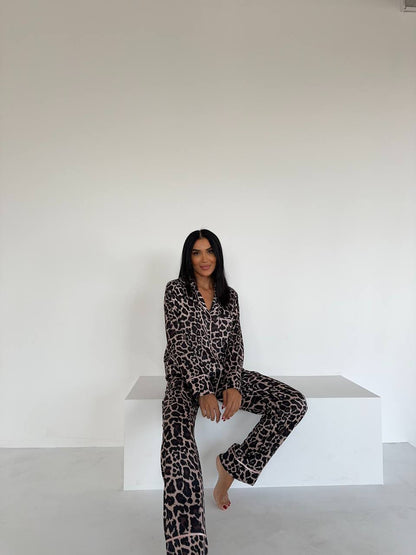 Leopar Desenli Saten Pijama Takımı