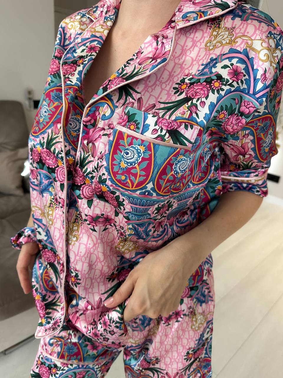 Renkli Çiçek Desenli Saten Pijama Takımı - Modaludo