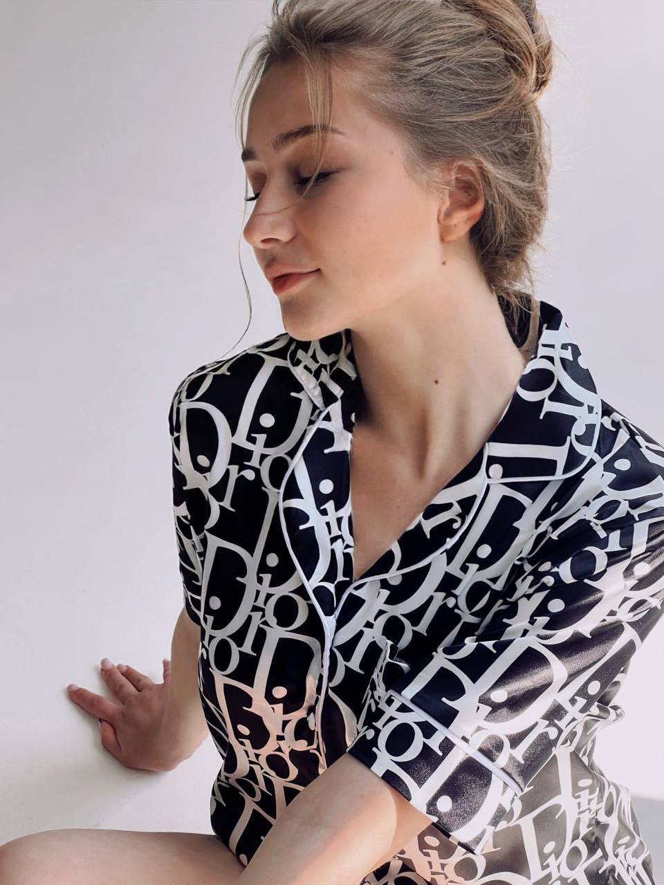 Siyah Beyaz Desenli Saten Pijama Takımı - Dior - Modaludo