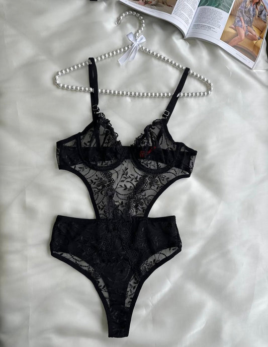 Siyah Dantelli Bodysuit - Modaludo