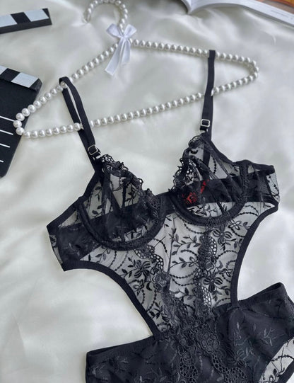 Siyah Dantelli Bodysuit - Modaludo